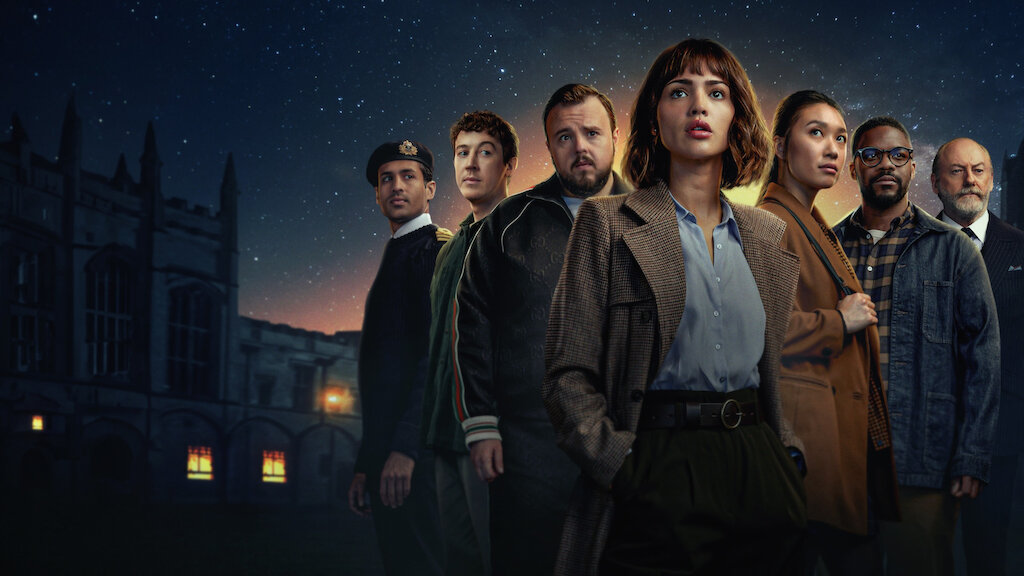 Imagen promocional del Netflix con los protagonistas y una noche con muchas estrellas, destaca una chica en el centro